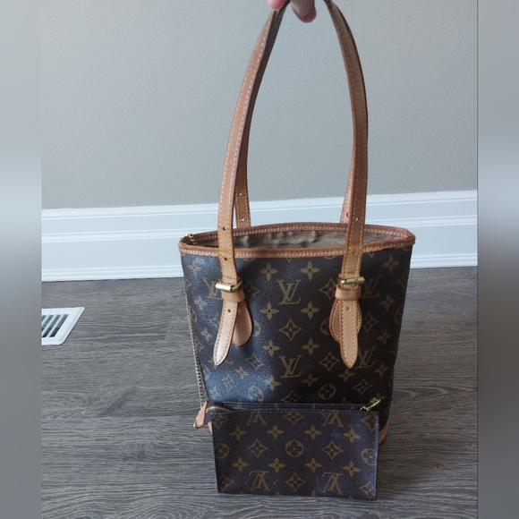 Authentic Louis Vuitton Petite Bucket bag with the "wallet". Tan+Brown - Picture 8 of 16